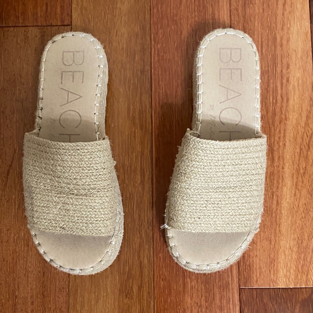 Matisse Women's Tan Woven Slide Sandals